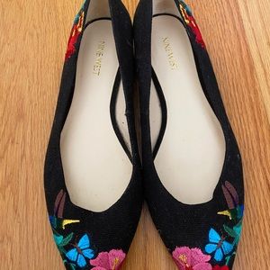 Nine West floral black flats!